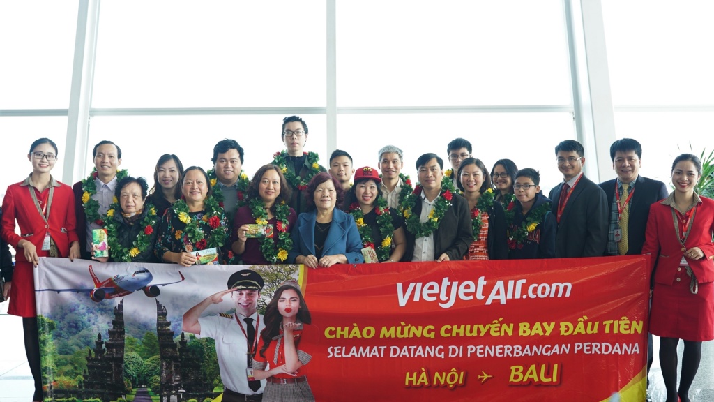 vietjet khai truong duong bay thang ha noi bali indonesia vao ngay mung 2 tet canh ty