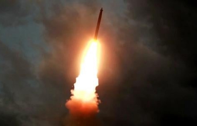 Triều Tiên thử nghiệm vũ khí, nghi là tên lửa đạn đạo