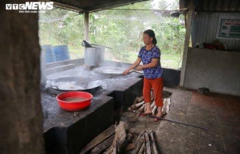 Ảnh: Làng mật mía đỏ lửa ngày đêm vào vụ Tết