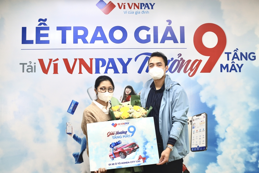 Thanh toán bằng ví VNPAY, vợ chồng bác sỹ bất ngờ có ô tô Honda City đón Tết