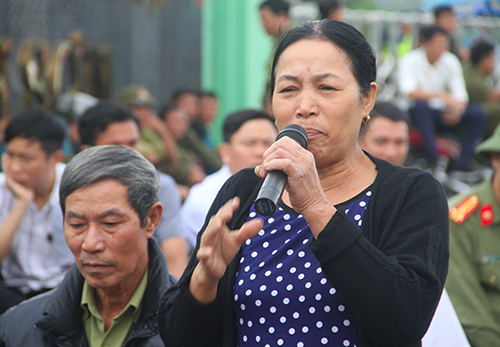 chu tich huyen o ha tinh xin loi vi ruoi tu bai rac bay vao nha dan