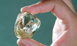 angola phat hien vien kim cuong khung 171 carat o mo lulo