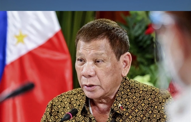 Tổng thống Philippines tiêm vaccine COVID-19 công khai