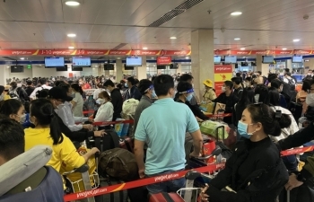 Sân bay Tân Sơn Nhất đón lượng khách kỷ lục từ cao điểm Tết Nhâm Dần 2022