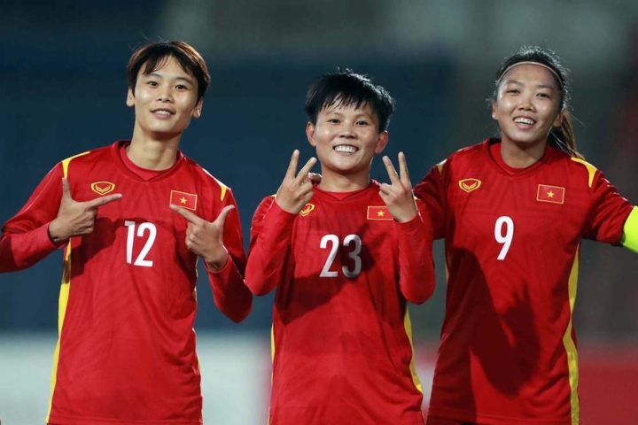 Tiền vệ Bích Thùy: 'Ngày tôi khoác áo tuyển nữ Việt Nam cũng là ngày bố mất' - 1