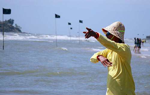 hang loat ao xoay nguy hiem o bai bien vung tau