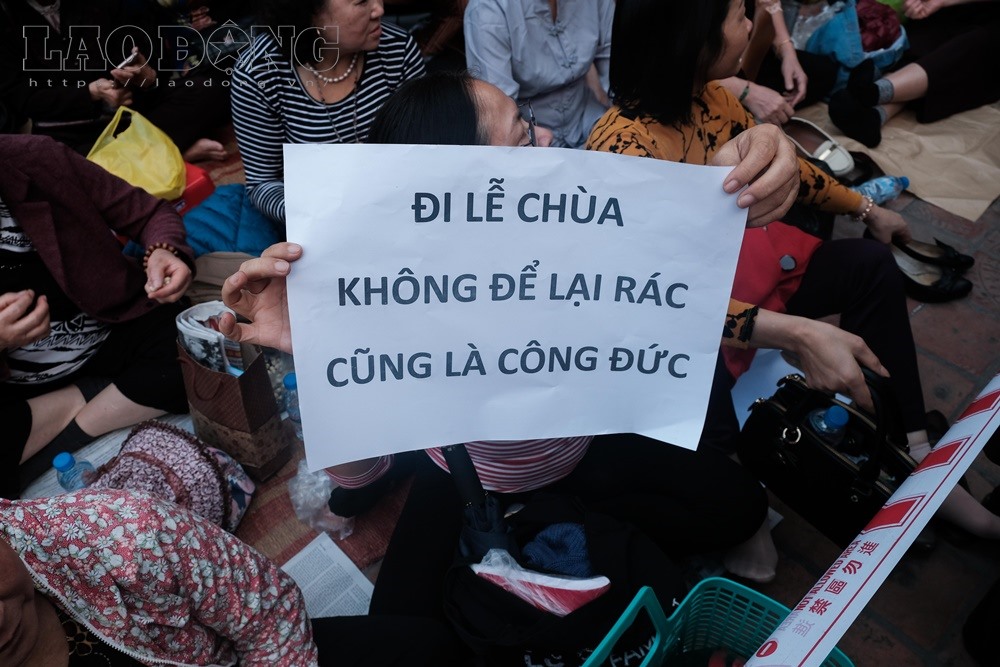 dua nhau cuop loc cau an tai chua phuc khanh