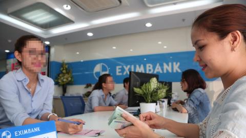 khach rut 50 ty dong o eximbank phai cho toa phan quyet