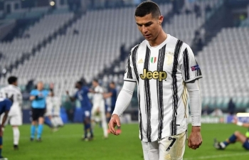 Cristiano Ronaldo bị chỉ trích nặng nề sau khi Juventus bị loại khỏi Champions League