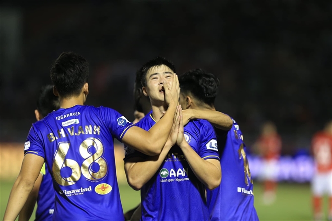 Đạp gãy chân Hùng Dũng, Hoàng Thịnh bị cấm thi đấu hết năm 2021 dap gay chan hung dung hoang thinh bi cam thi dau het nam 2021