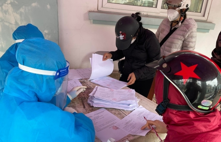 Chuyên gia: Thủ tục xác nhận F0 rườm rà khiến người dân ngại khai báo