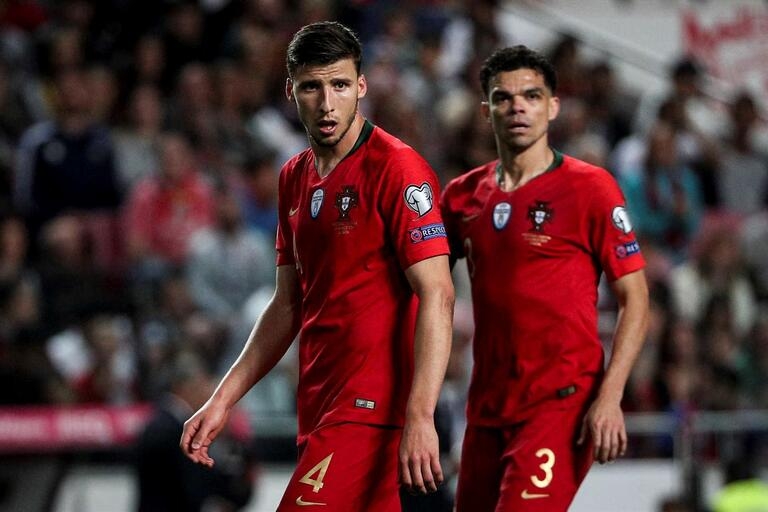 Bồ Đào Nha mất cả Pepe và Ruben Dias ở loạt trận play-off