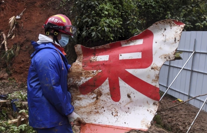 Trung Quốc bồi thường cho gia đình các nạn nhân thiệt mạng trong vụ rơi máy bay