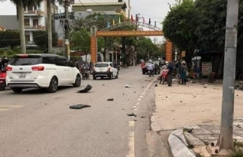 Xe Mercedes gây tai nạn liên hoàn ở Quảng Ninh, hai người thương vong