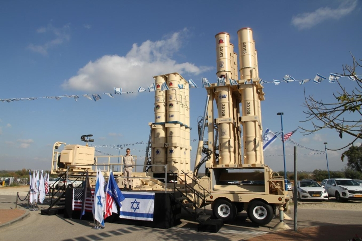Đức nâng cấp hệ thống phòng không, lưỡng lự chọn tên lửa Mỹ hay Israel - 1