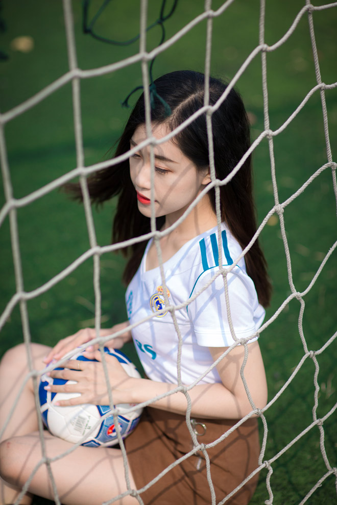 da xinh lai la fan ruot cua real madrid nu sinh tien giang gay bao dan mang