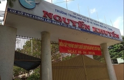 noi tru goc khuat sau cong truong nuoc mat chieu noi tru