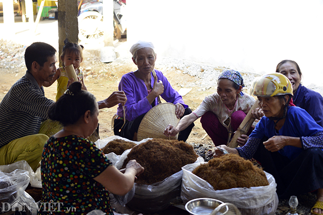 anh ve noi phu nu hut thuoc lao nha khoi dieu nghe nhu dan ong