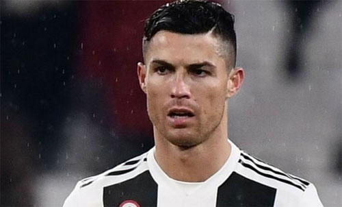 ronaldo se da chinh truoc ajax