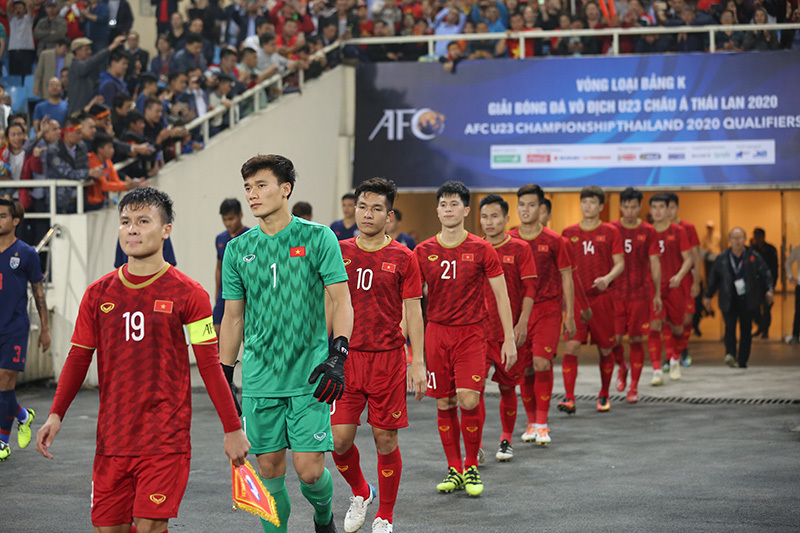 thay park goi gan 100 cau thu cho vong loai world cup va sea games