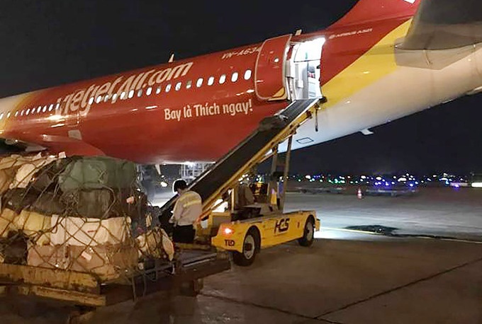 vietjet tang cuong ho tro hanh khach chiu anh huong covid 19