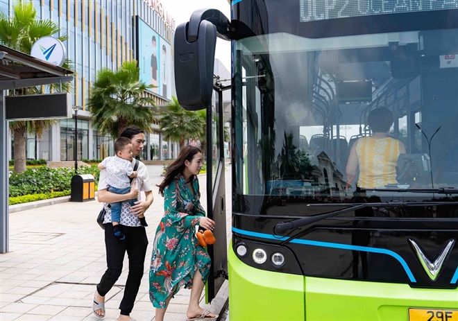Háo hức khám phá xe buýt điện đầu tiên tại Việt Nam với trải nghiệm 'cực chất' - 6