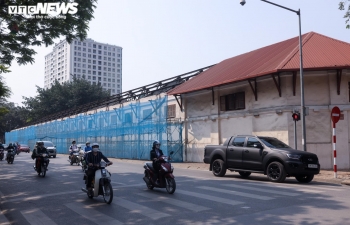 Ảnh: Toà nhà Pháp cổ 4 mặt tiền ở Hà Nội bị phá dỡ để xây cao ốc