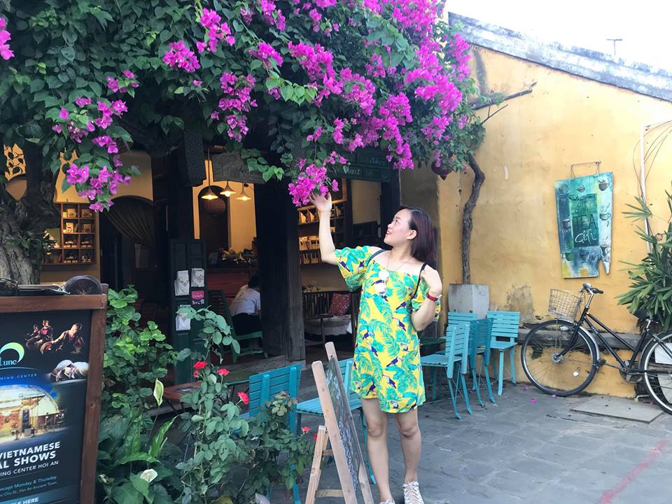 pho co hoi an dep tho mong trong mua hoa giay khoe sac