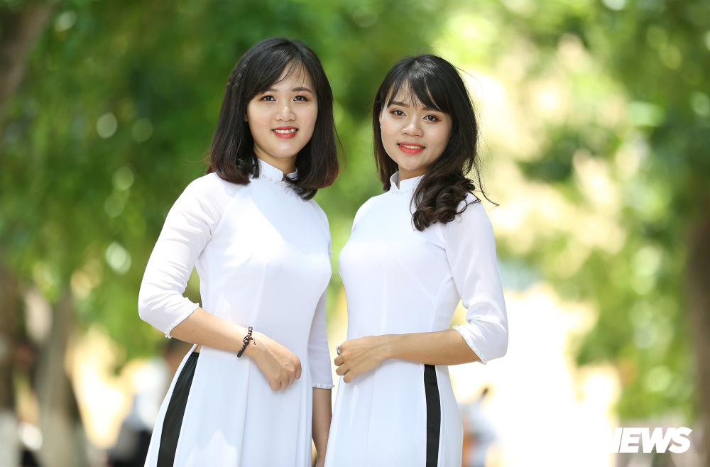 ngam ve dep tinh khoi cua nu sinh an ninh trong ta ao dai trang