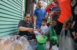 tiem vit quay ban gan 2000 con ngay tet doan ngo o sai gon