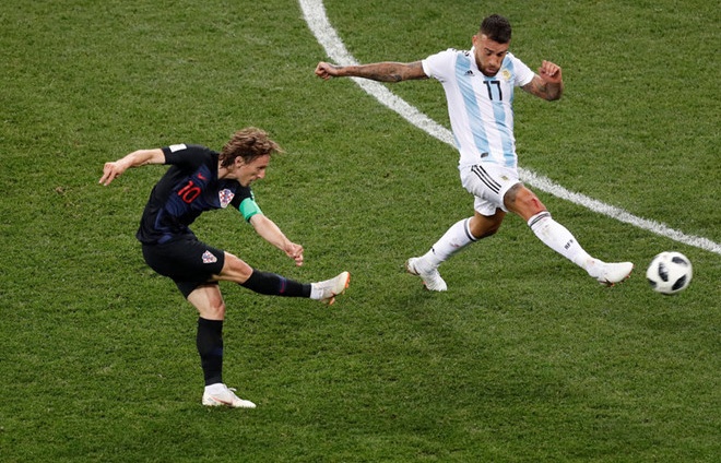 nha bao argentina tiet lo vu messi lat hlv sampaoli o world cup
