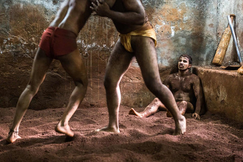 Đô vật bùn Kushti của Ấn Độ: Nhịn dục, khổ luyện để đổi đời do vat bun kushti cua an do nhi n du c kho luyen de do i do i