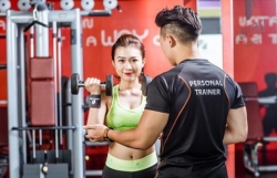 hlv the hinh xinh dep gay soc voi phat ngon nguc phu nu lam the gioi hoa binh hon