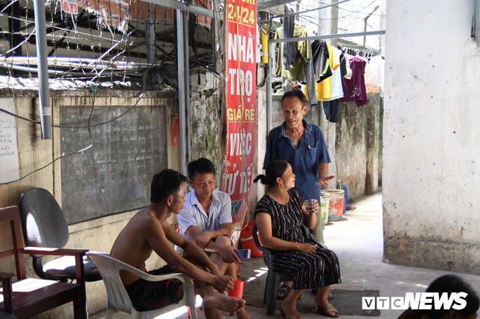 giua chao lua thu do dan ngheo van dap chan ngu trong phong tro sieu re