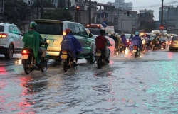 mua lon nhan chim nhieu tuyen duong o thanh pho ha tinh