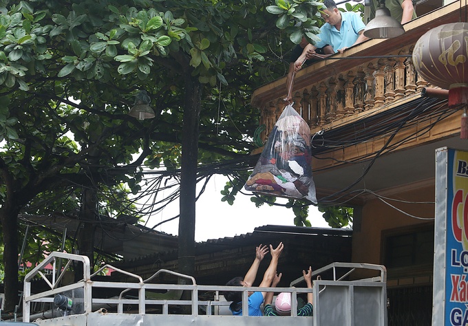 nguoi dan di doi tai san truoc nguy co do xuong song da