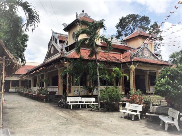 moi tinh bi kich ngang trai noi cua chua
