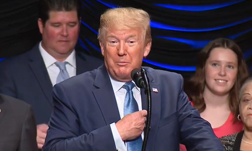 Trump nói "thận có vị trí đặc biệt trong tim" trump noi than co vi tri dac biet trong tim