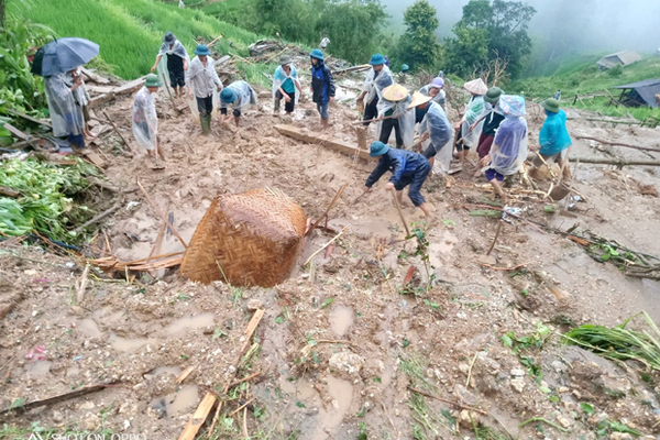 thanh pho ha giang chim trong bien nuoc 2 me con bi vui chet