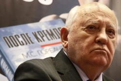 Gorbachev cảnh báo tình trạng hỗn loạn khi Mỹ rút khỏi hiệp ước INF
