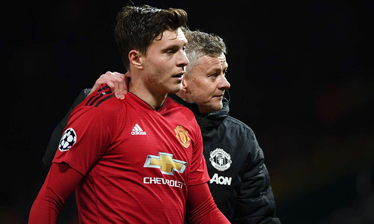 solskjaer man utd co qua nhieu trung ve