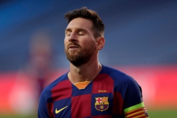Messi bị chỉ trích trong đêm kinh hãi của Barca trước Bayern