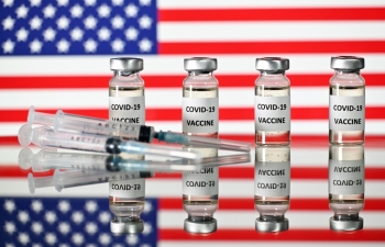 Tỷ lệ tiêm vaccine đủ liều chưa đạt 50% dân số, Mỹ bắt đầu mạnh tay với người chưa tiêm
