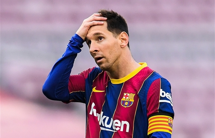 Vì sao Messi vẫn ở Barcelona, chưa chuyển sang PSG?