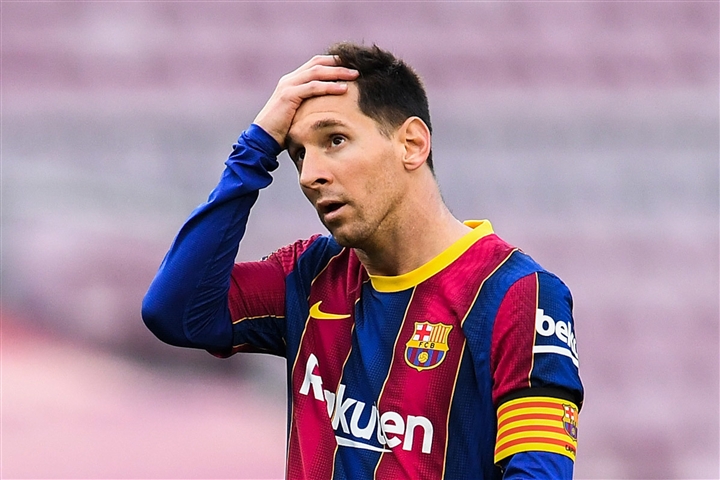 Vì sao Messi vẫn ở Barcelona, chưa chuyển sang PSG? - 1