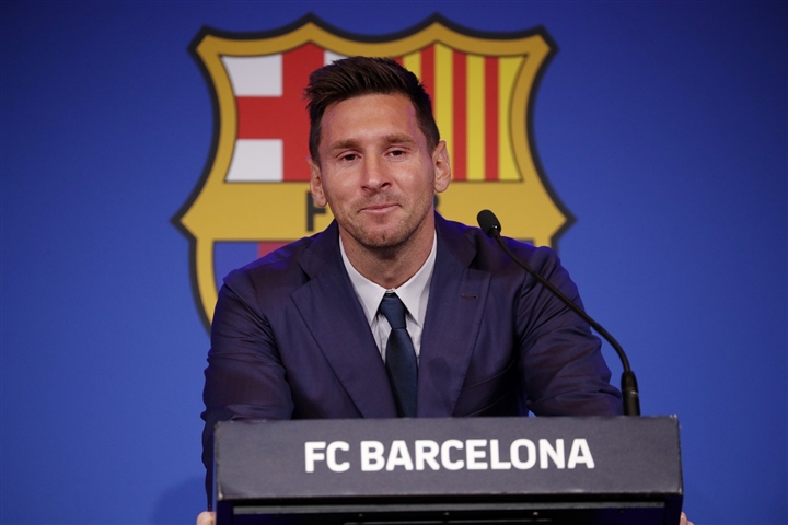 Vì sao Messi vẫn ở Barcelona, chưa chuyển sang PSG? - 2