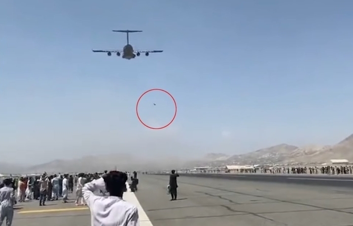 Hành trình tháo chạy nghiệt ngã của cặp anh em Afghanistan rơi khỏi máy bay Mỹ