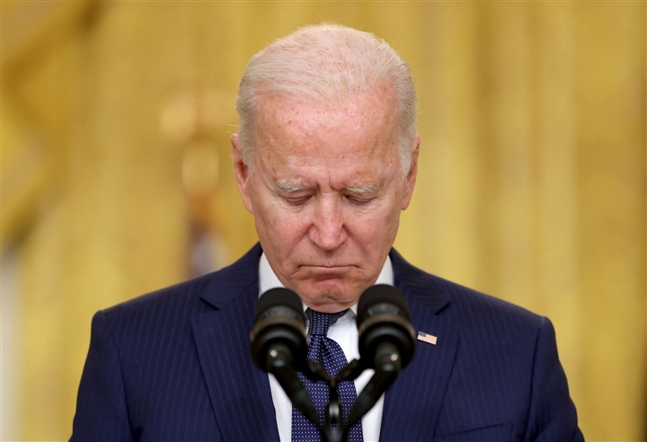 Tổng thống Biden tuyên bố săn lùng và bắt kẻ tấn công sân bay Kabul 'trả giá' - 1