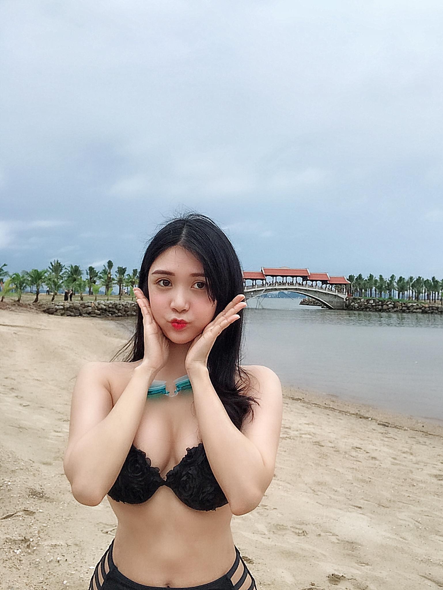 thanh bi nguoi tinh man anh viet anh tiep tuc ho bao voi bikini