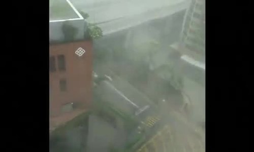 nha cao tang hong kong rung lac khi sieu bao mangkhut do bo